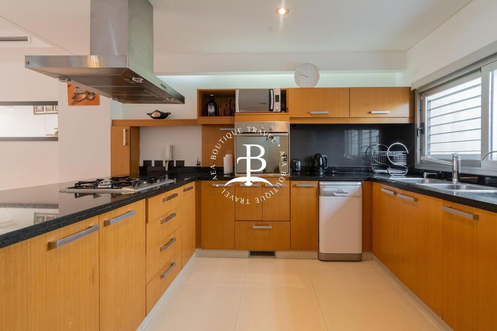 Triplex Moderno Con Parrilla Y Jardin! * Buenos Aires