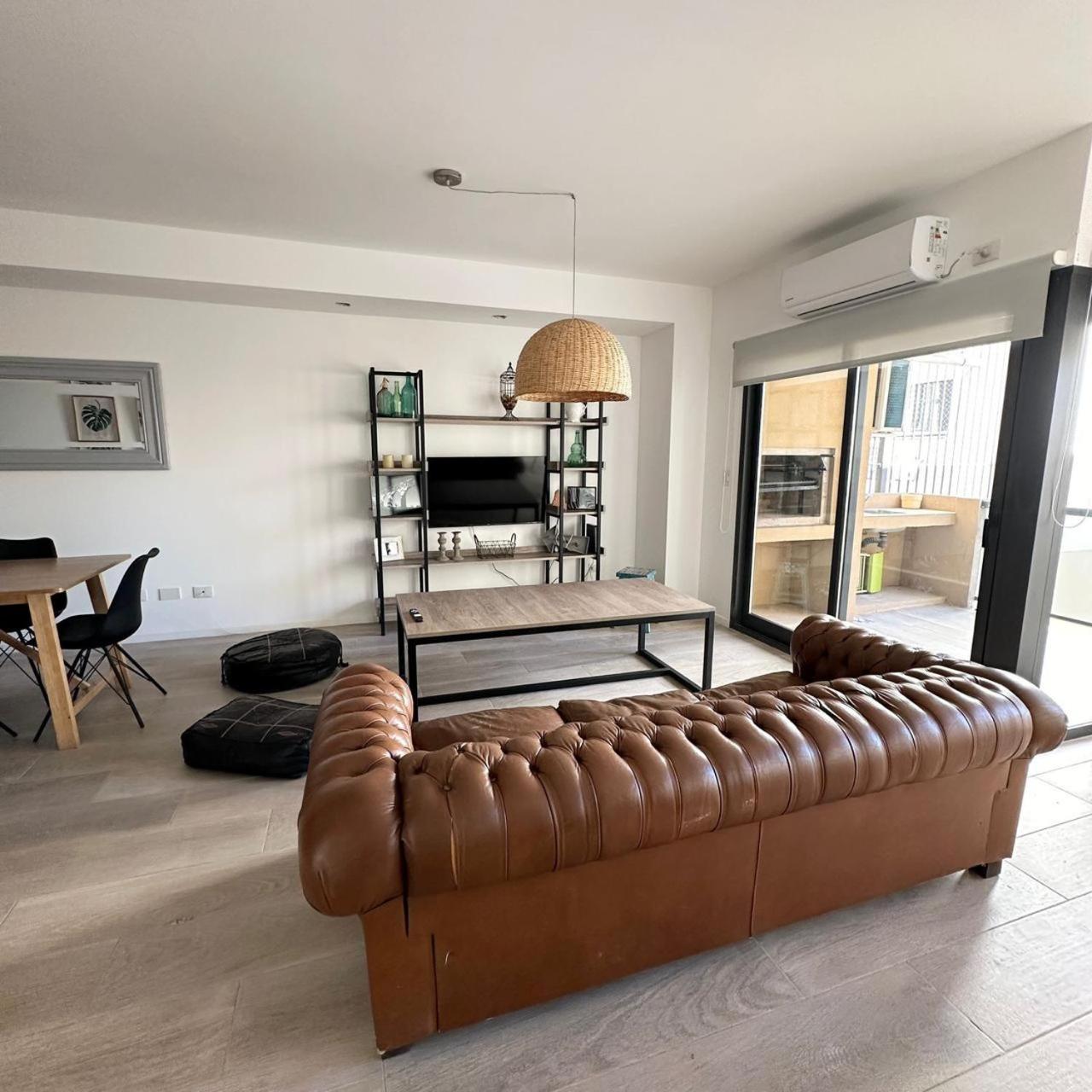 Virasoro Apartment *