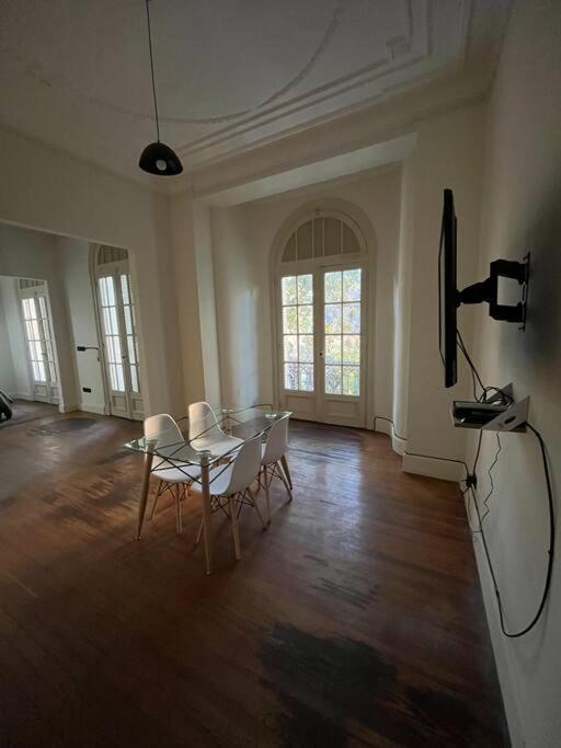 Apartment Departamento Espacioso En Edificio De Epoca Buenos Aires