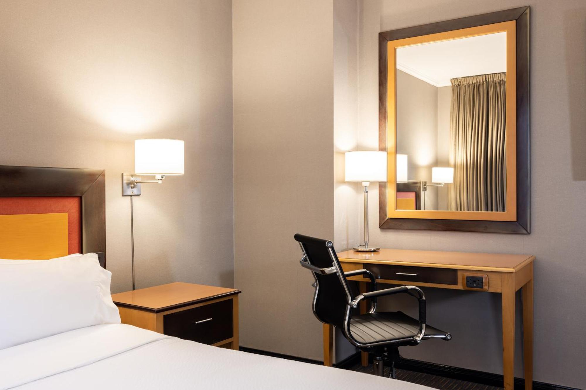 Hotel Express Puerto Madero By Ihg 4*