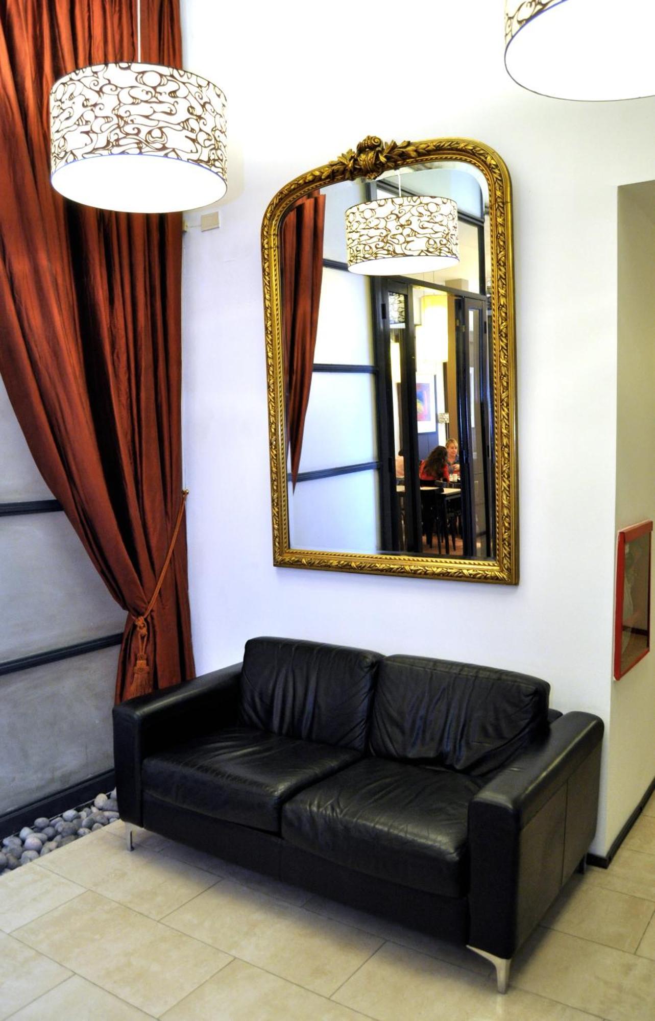 Hotel Uthgra De Luces