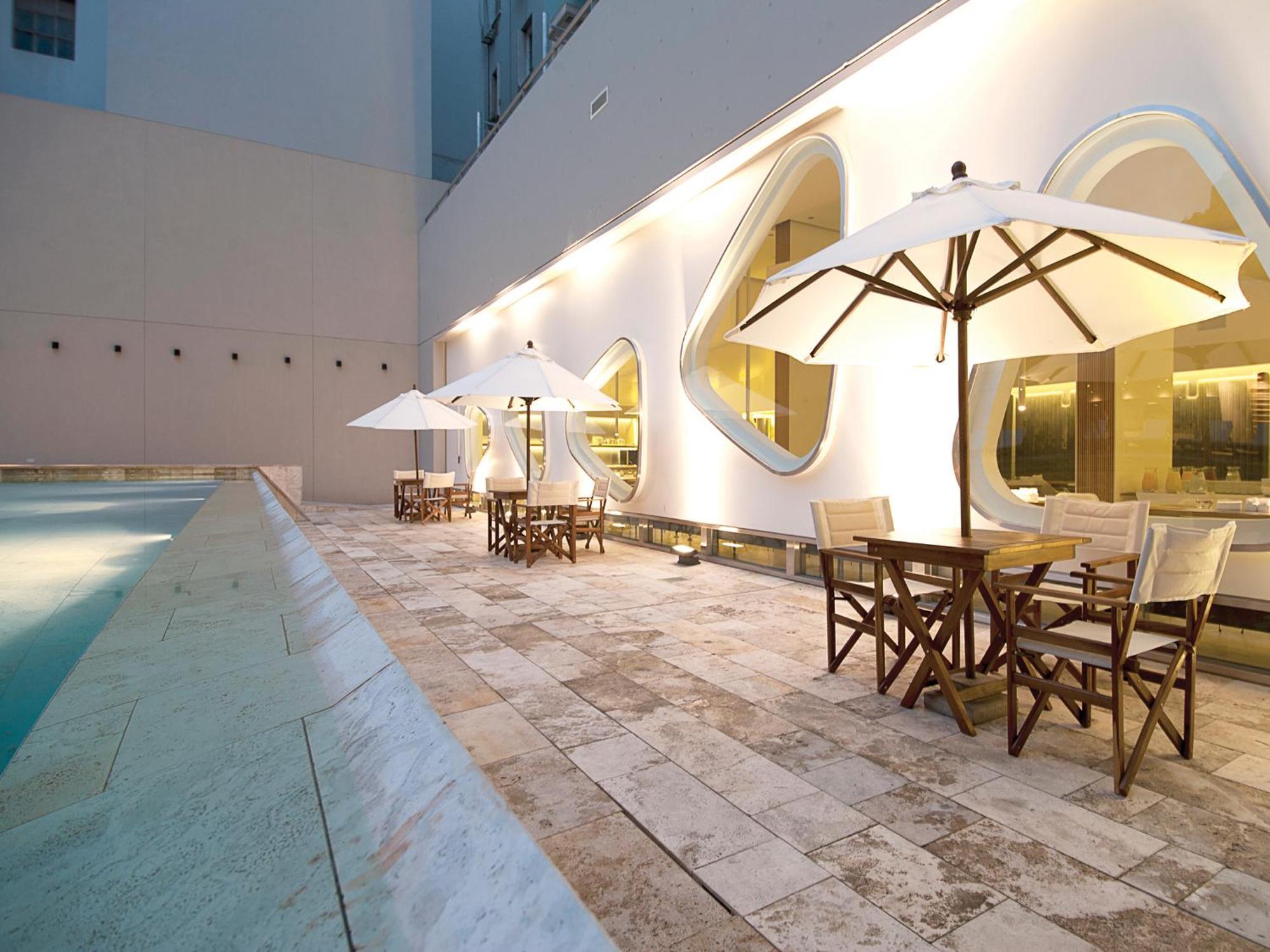 Dazzler By Wyndham Recoleta Hotel 4*