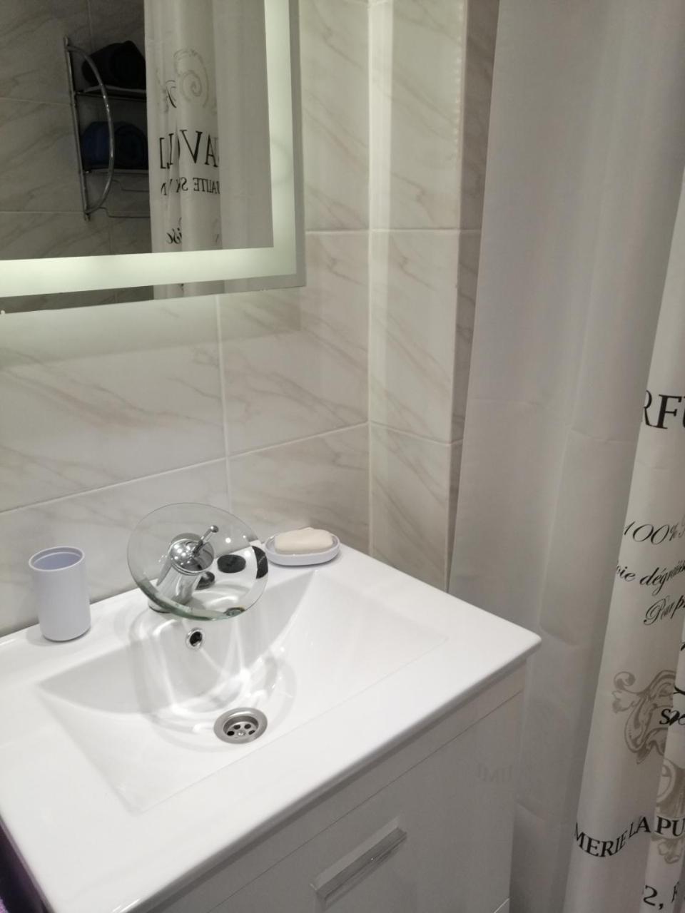 Petit En Avenida Belgrano Apartamento *