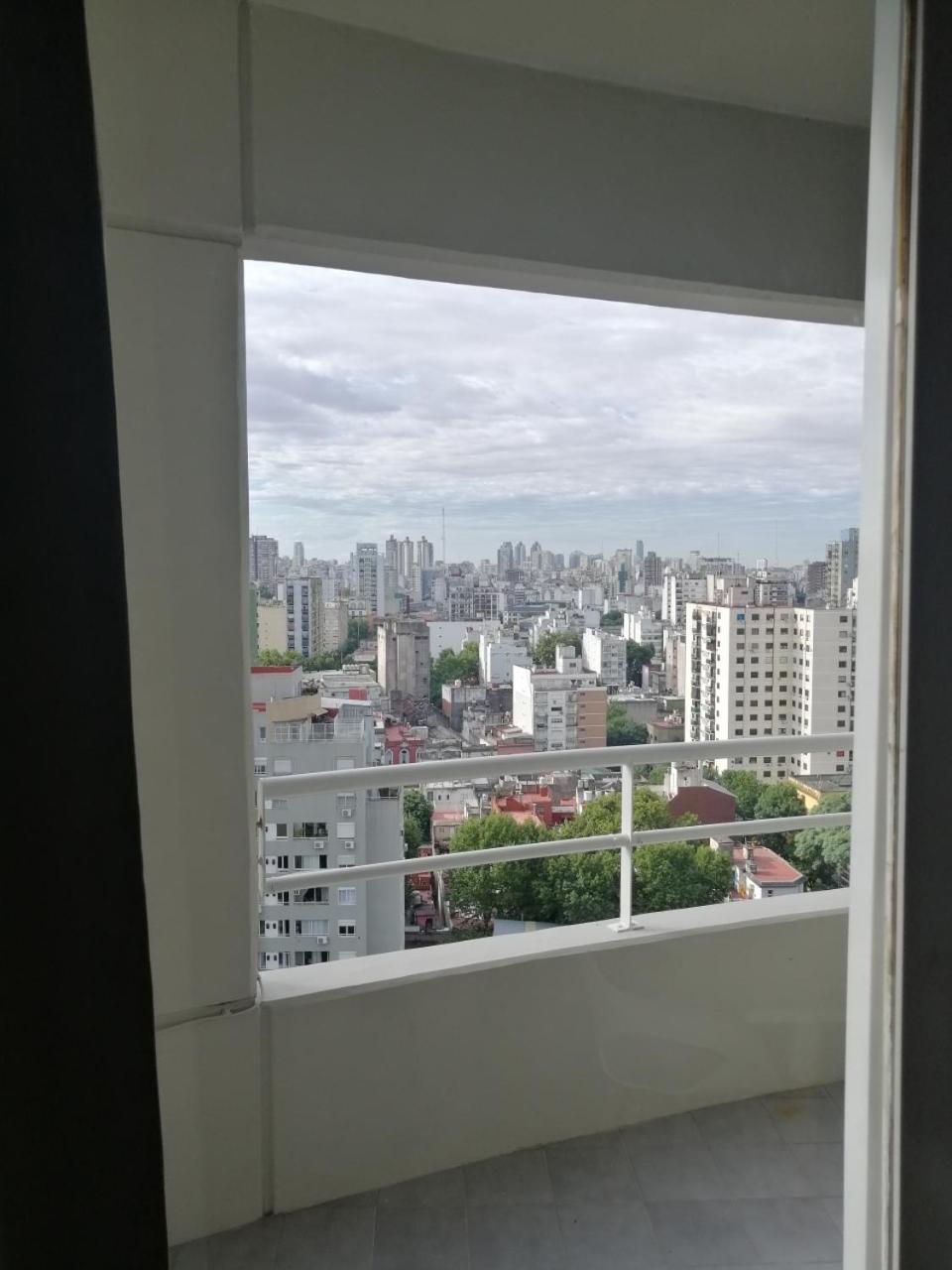 Petit En Avenida Belgrano * Buenos Aires