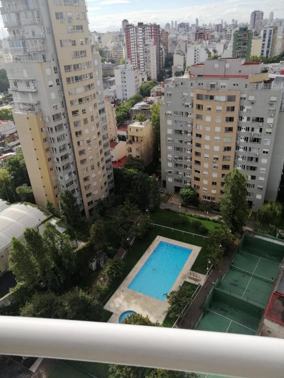 Petit En Avenida Belgrano * Buenos Aires