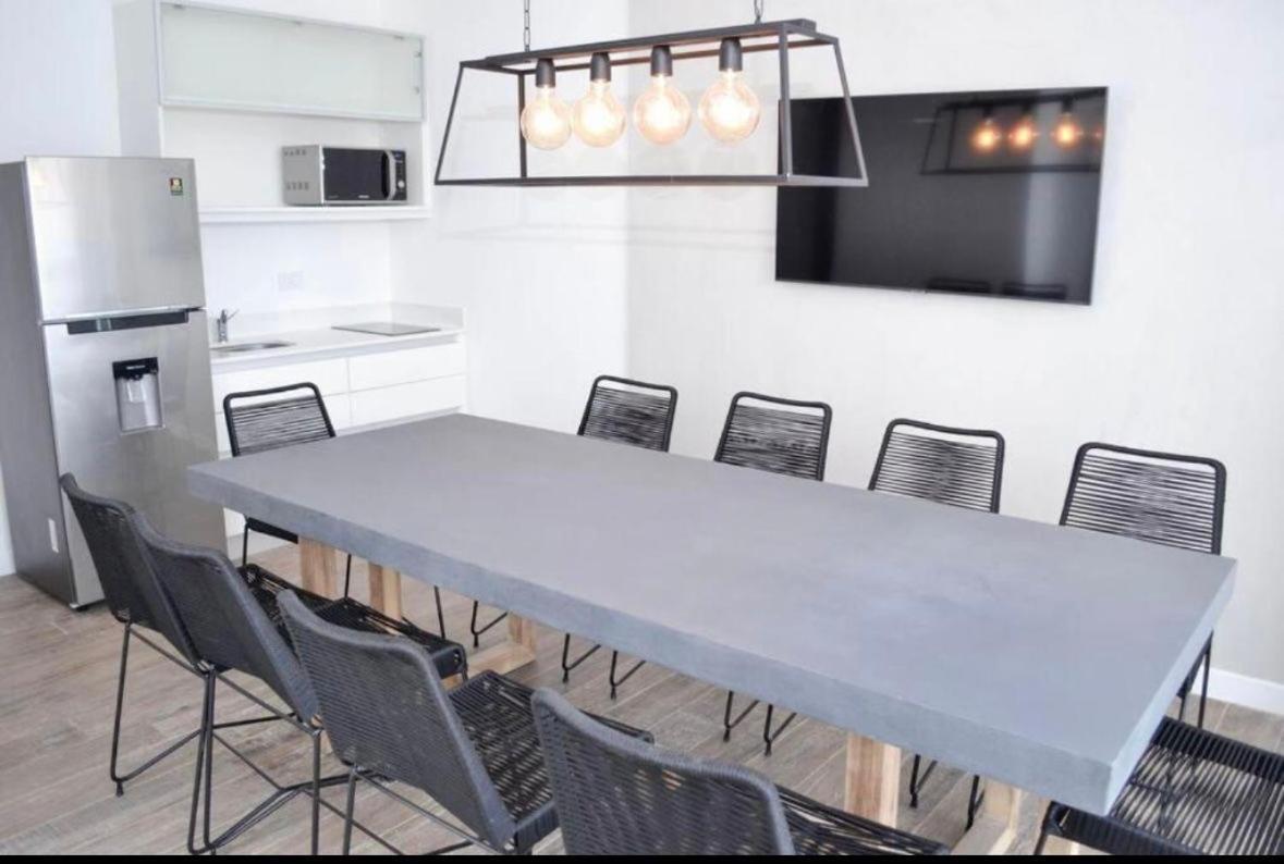 Teodoro Plaza Pileta Gym Apartamento *