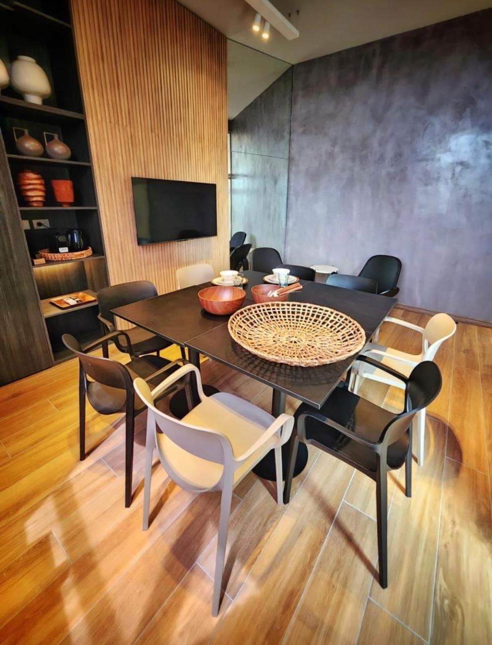 Lola Apartment