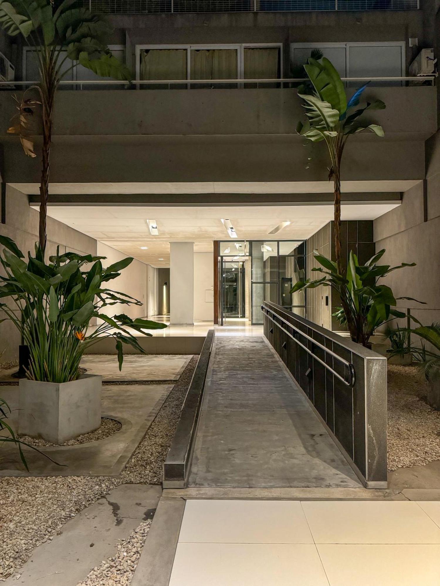 Foster Palermo Hollywood Apartment *