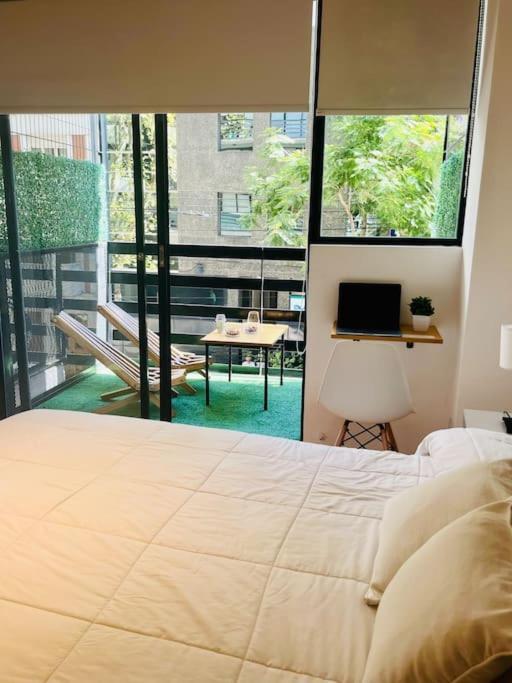 Modern & Sunny In Palermo Apartment