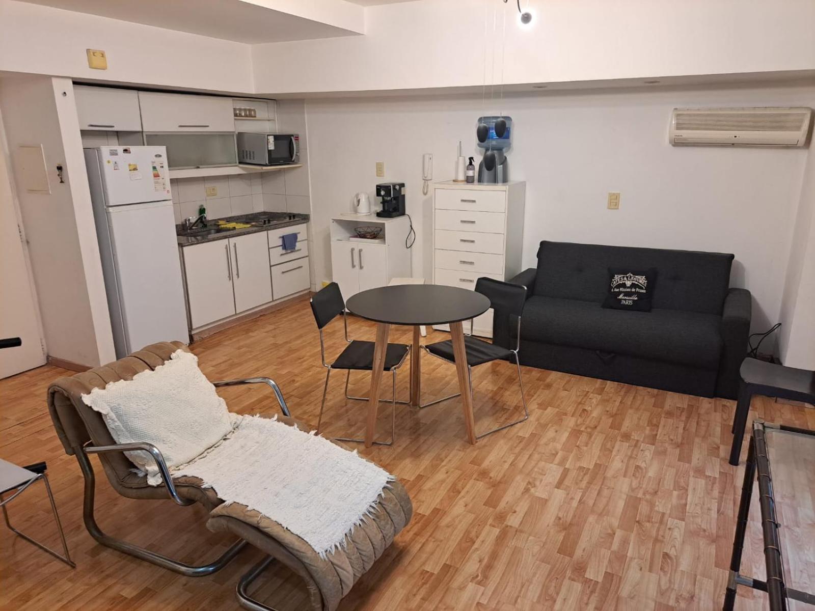 Amplio Ambiente Y Medio Luminoso C Pileta En El Edificio 4 Personas Con Cama Doble Y Un Sillon Cama Tambien Doble Apartment Buenos Aires