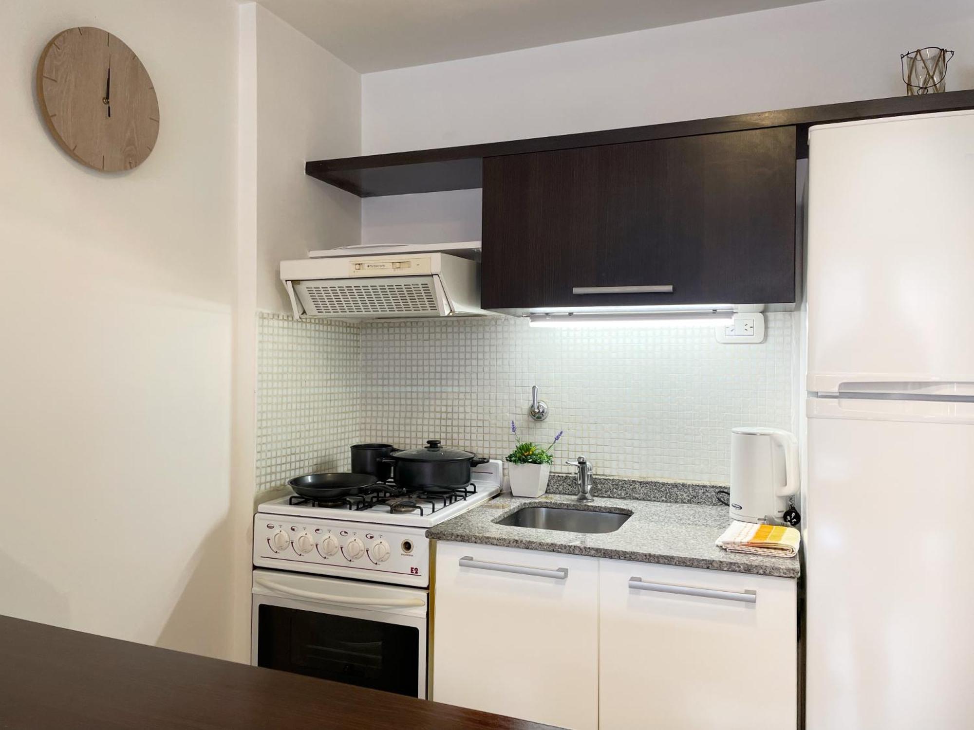 Movistar Arena - Departamento Moderno, Comodo, Luminoso - Hasta 3 Huespedes - Crespo * Buenos Aires