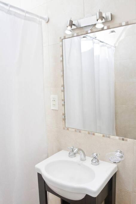Super Luminous Great Location Plaza San Martin Retiro Centro Apartment Buenos Aires