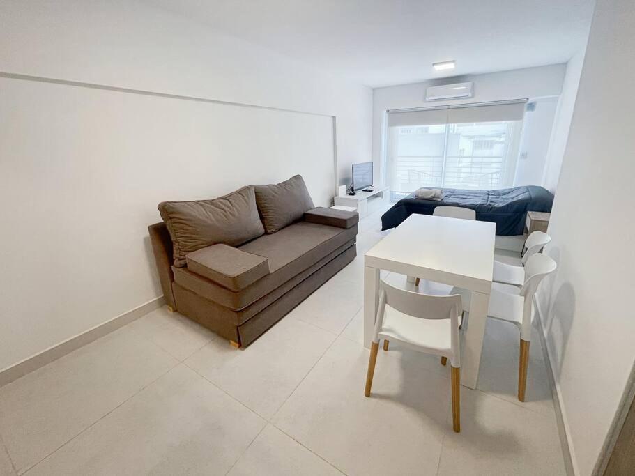 Estudio Con Balcon Y Piscina- 5k * Buenos Aires