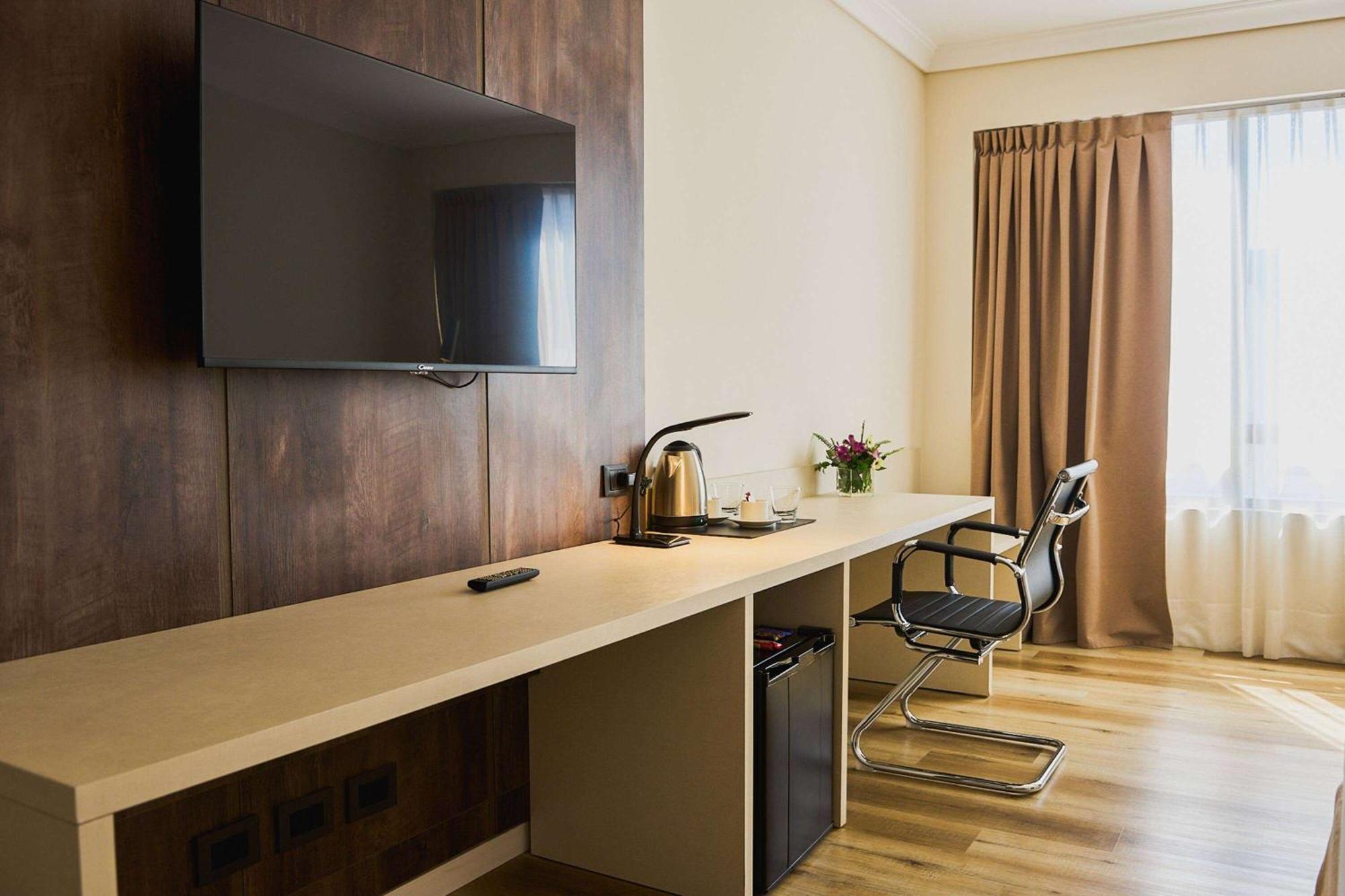 Hotel Dazzler By Wyndham San Martin Buenos Aires