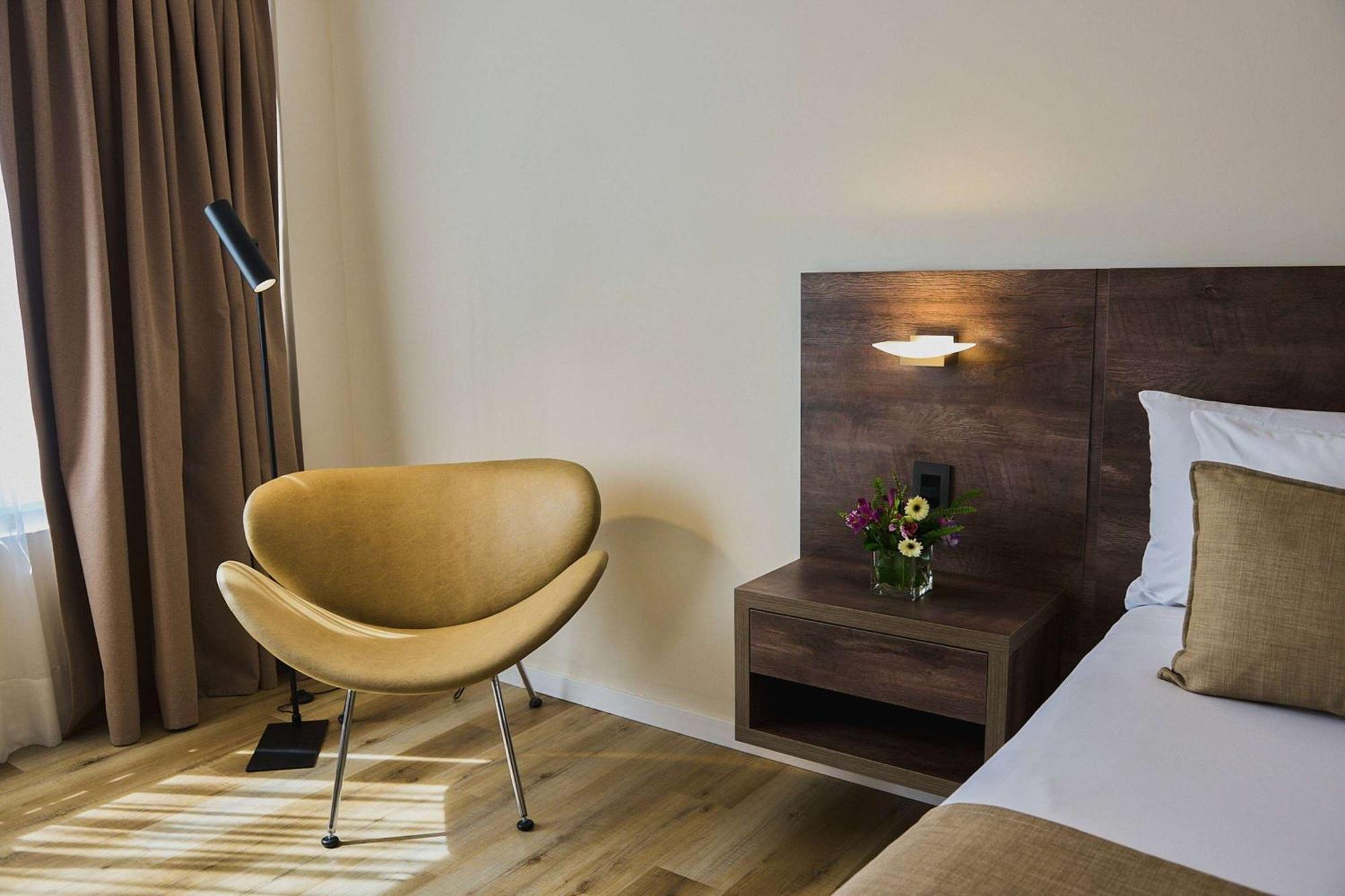Dazzler By Wyndham San Martin Buenos Aires