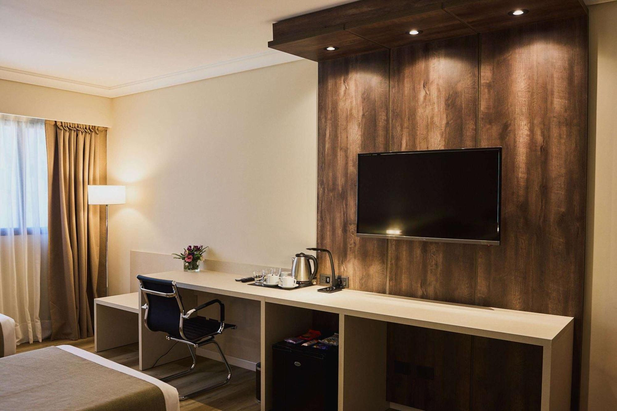Dazzler By Wyndham San Martin Buenos Aires