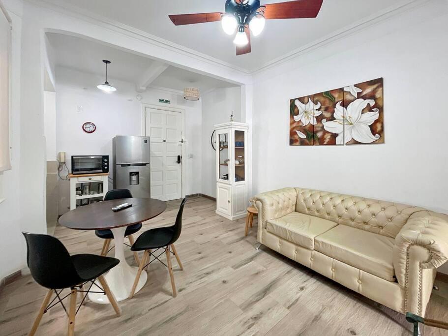 Hermoso Apto Pleno Centro 4- Corrientes2 Apartment *