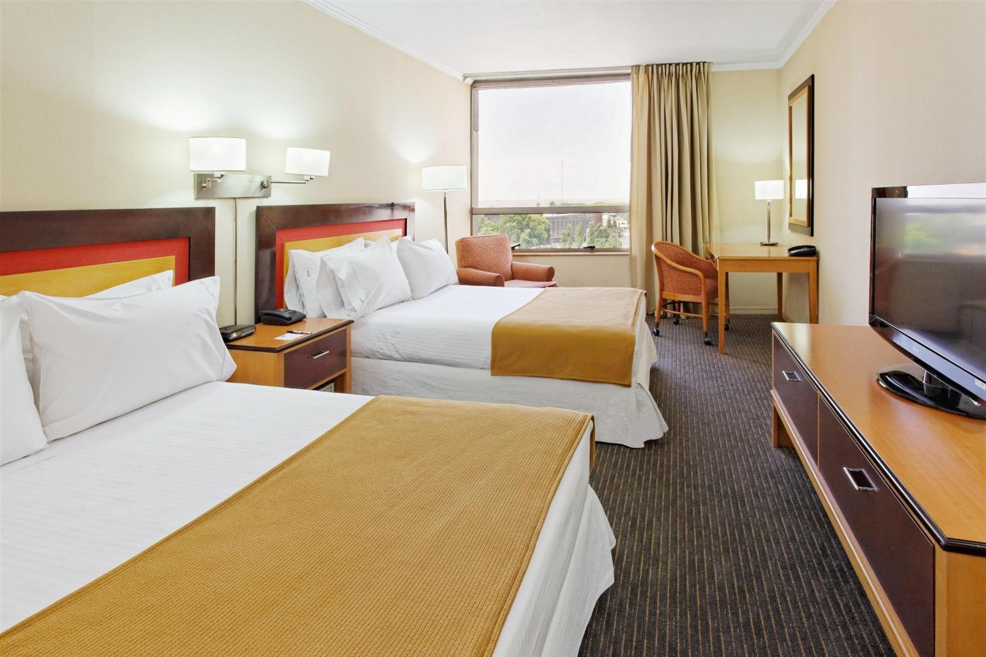Hotel Express Puerto Madero By Ihg 4*