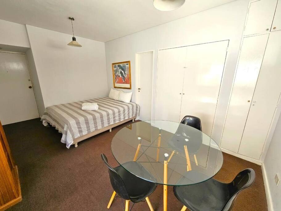 Comodo Monoambiente Apartment *