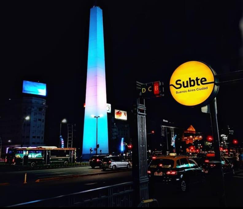 Amazing Near The Obelisk *