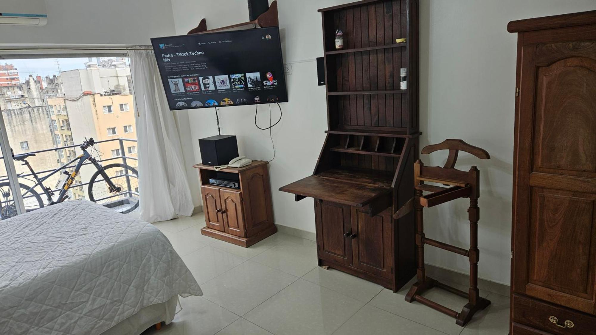 Apartamento Monoambiente Con Balcon Y Cochera Privada - Tv 50