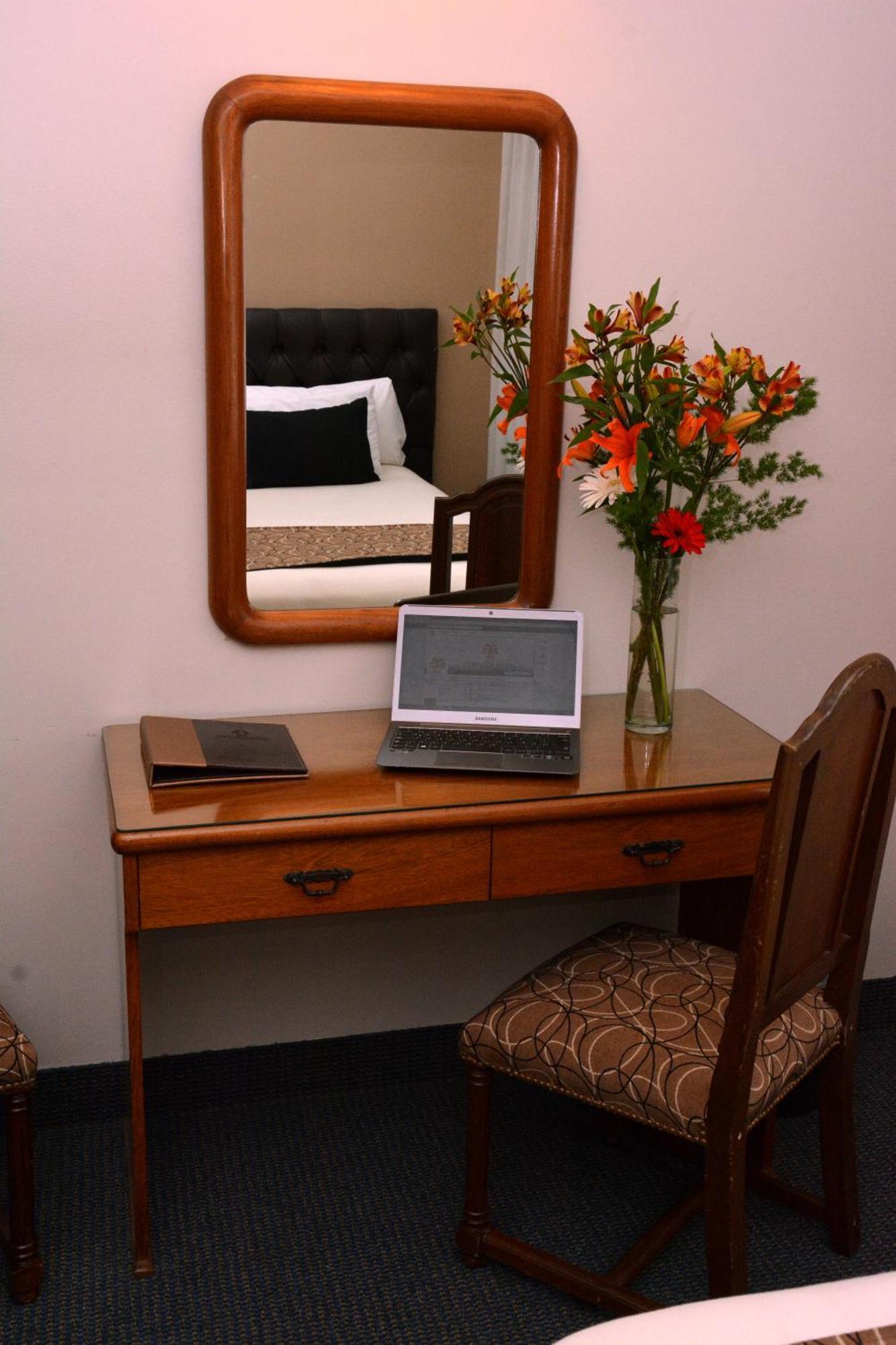 Hotel Centuria 4*