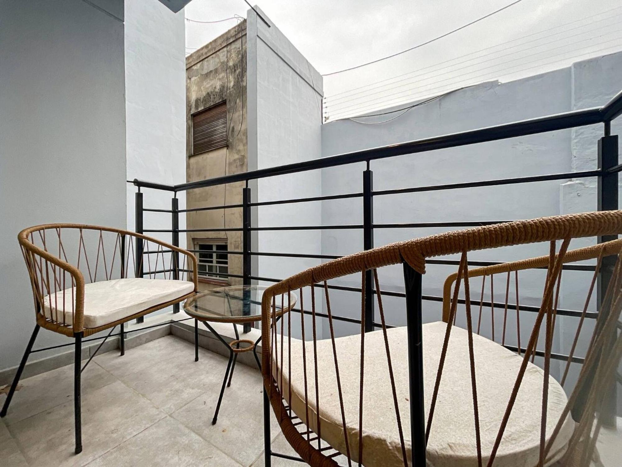 Modern Almagro For 4 Guests With Balcony And Full Amenities Apartamento