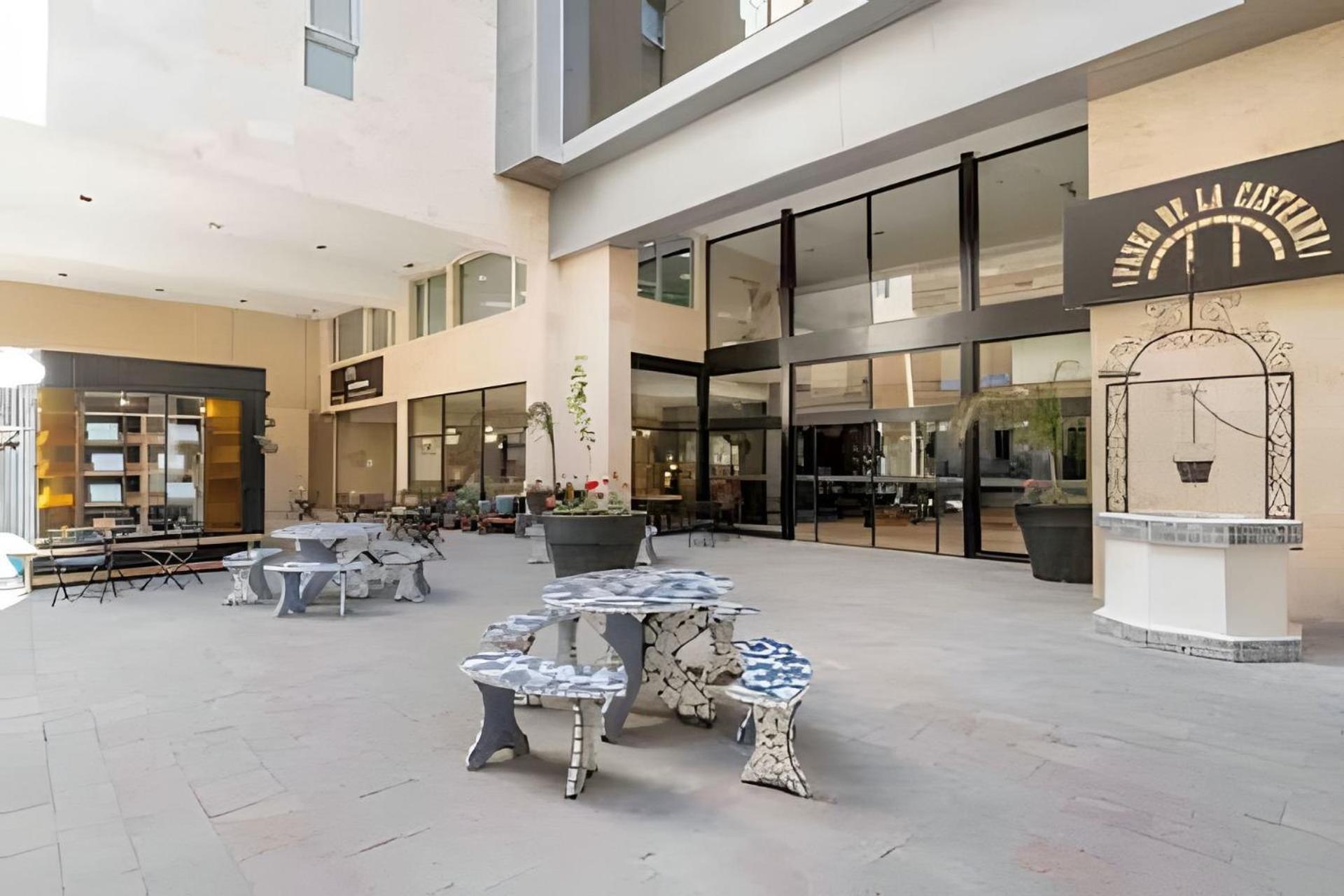 Luxury At Paseo De La Cisterna Apartment *