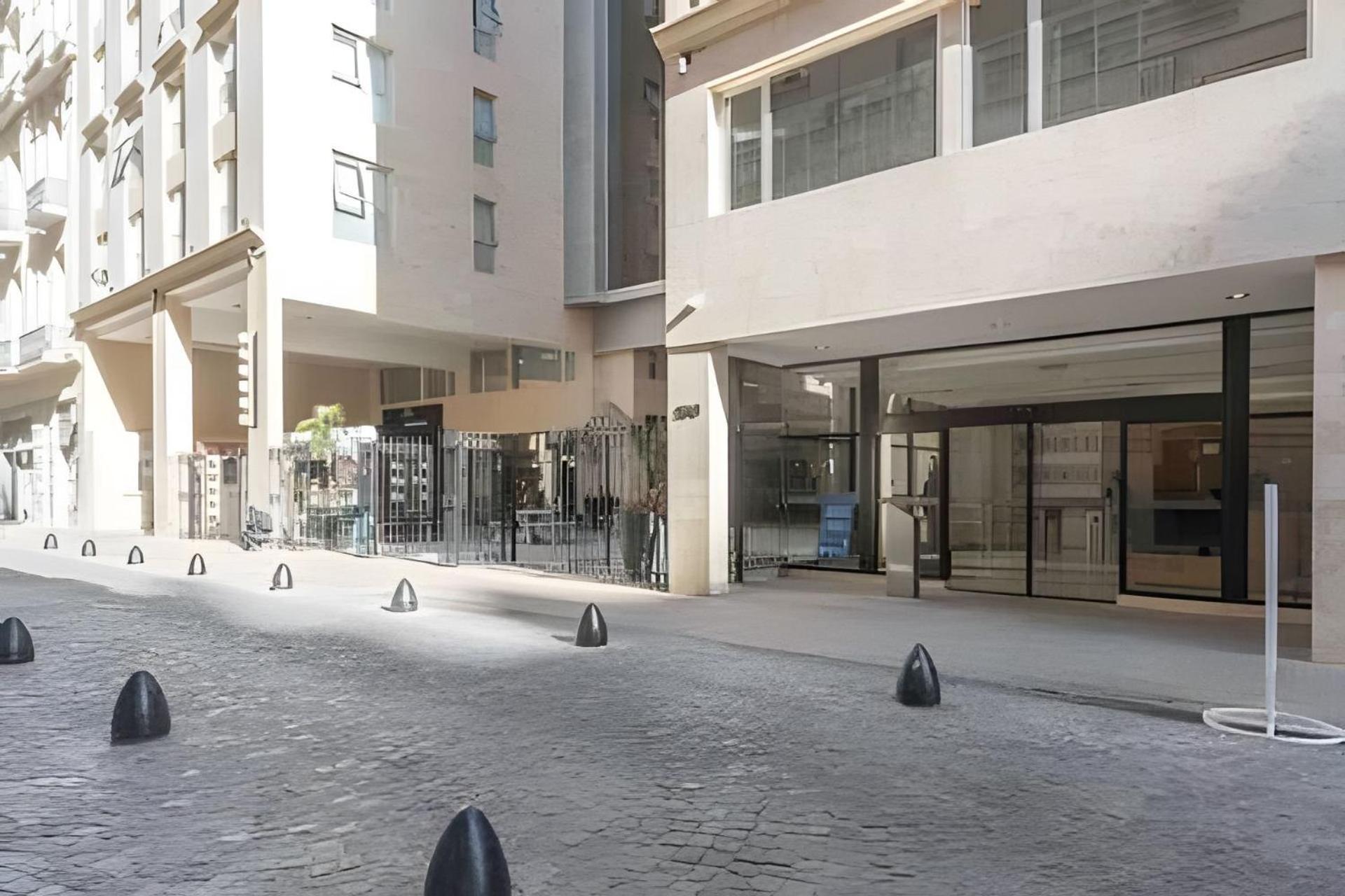 Luxury At Paseo De La Cisterna Apartment