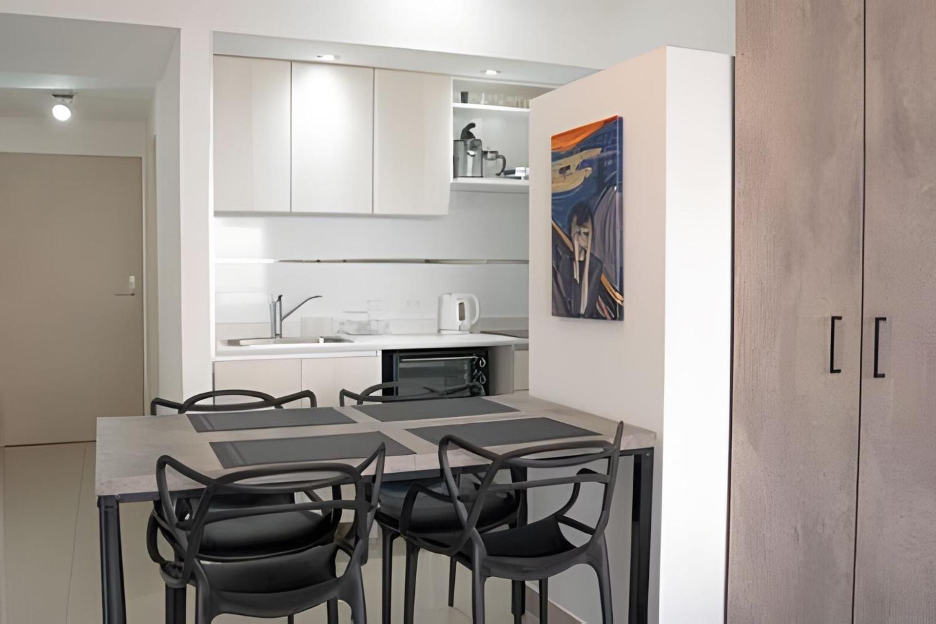 Luxury At Paseo De La Cisterna Apartment