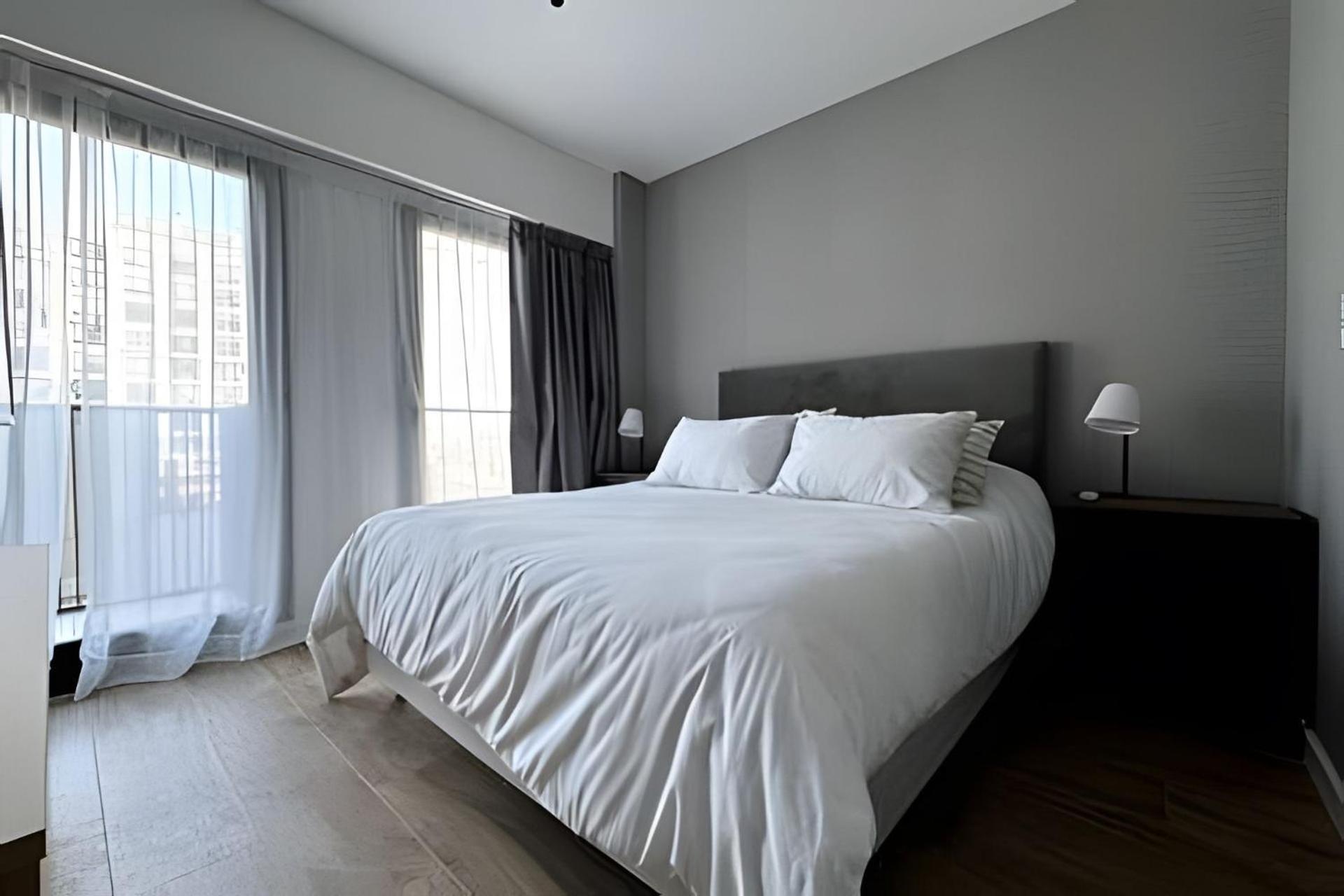 Enjoy Vallanhost @ Esmeralda Apartment