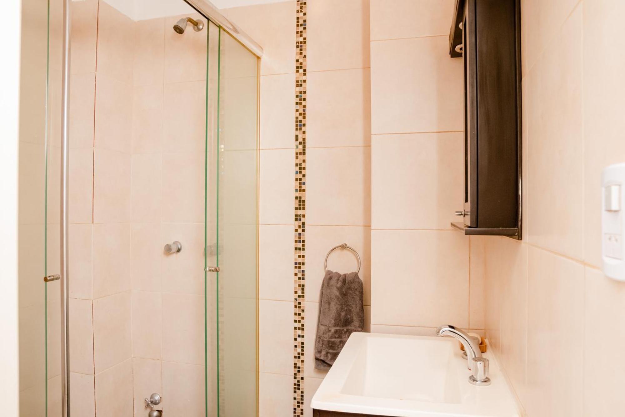 Private In A Huge Multicultural Homestay *