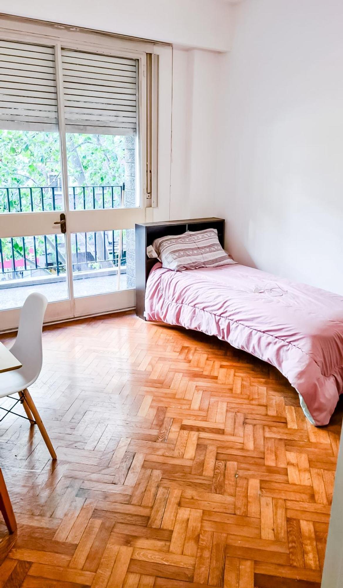 Homestay Private In A Huge Multicultural *