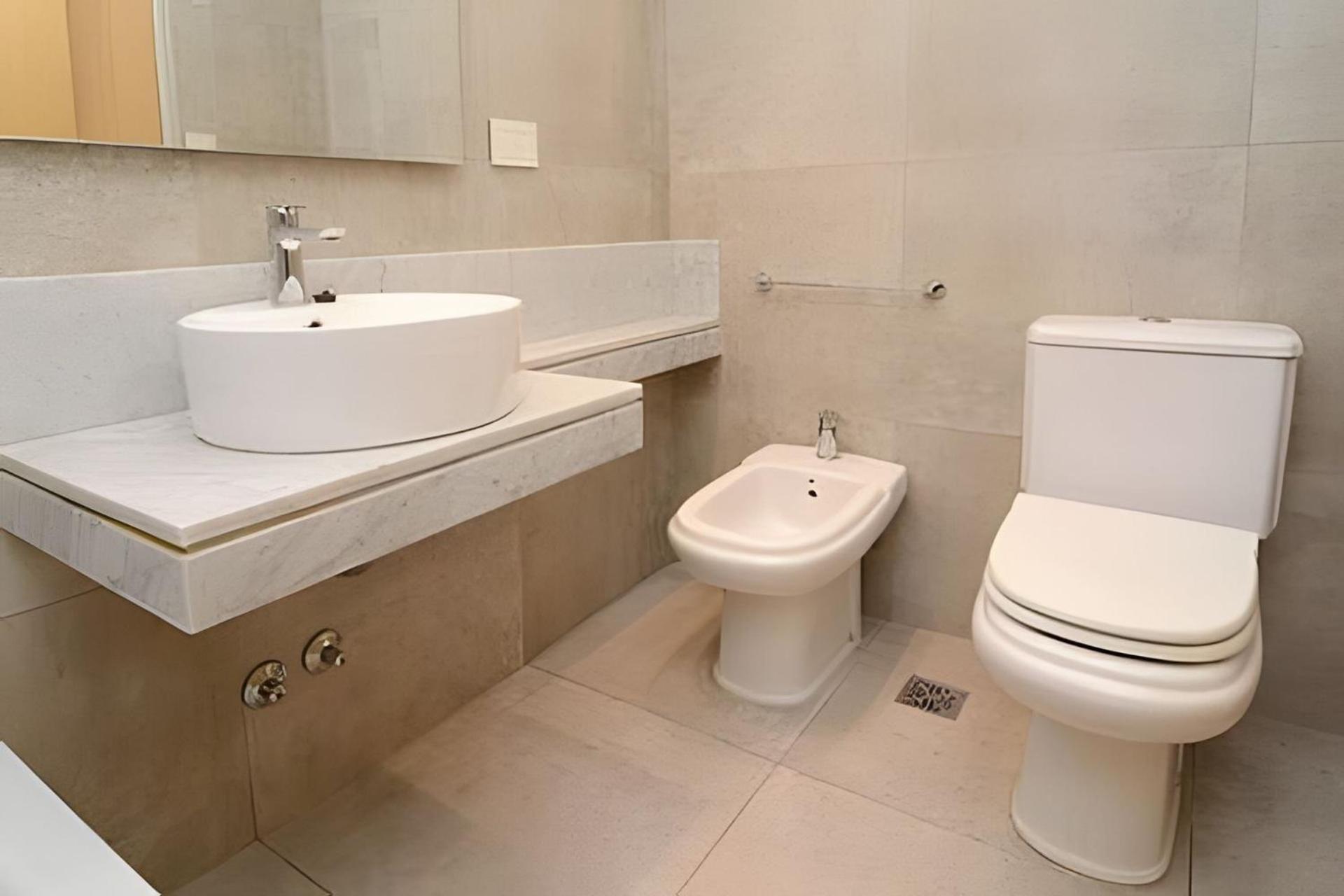 Enjoy Vallanhost @ Matienzo Lot - 43 Apartment *