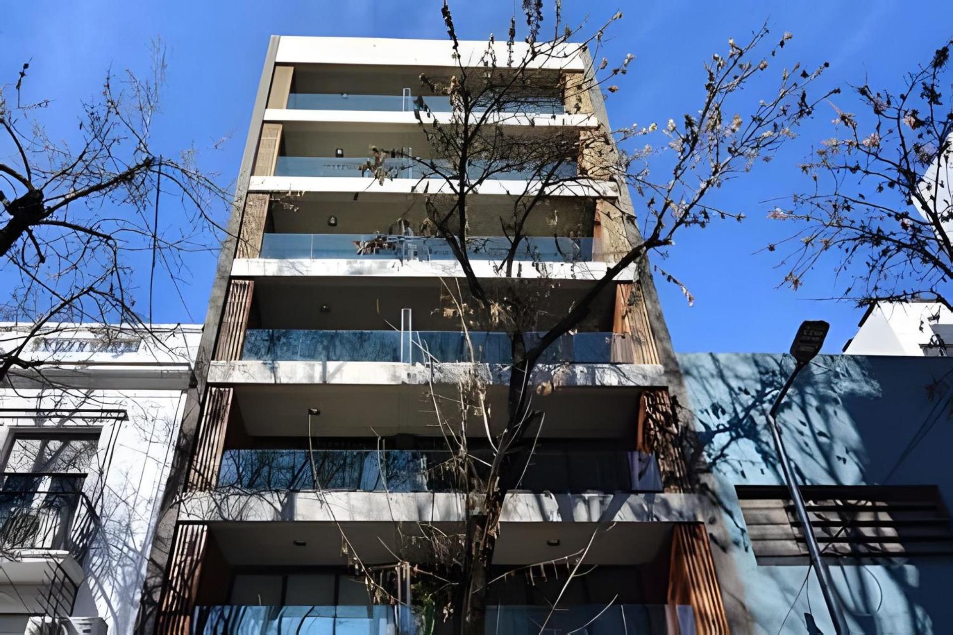 Vallanhost @ Fitz Roy - 53 Buenos Aires