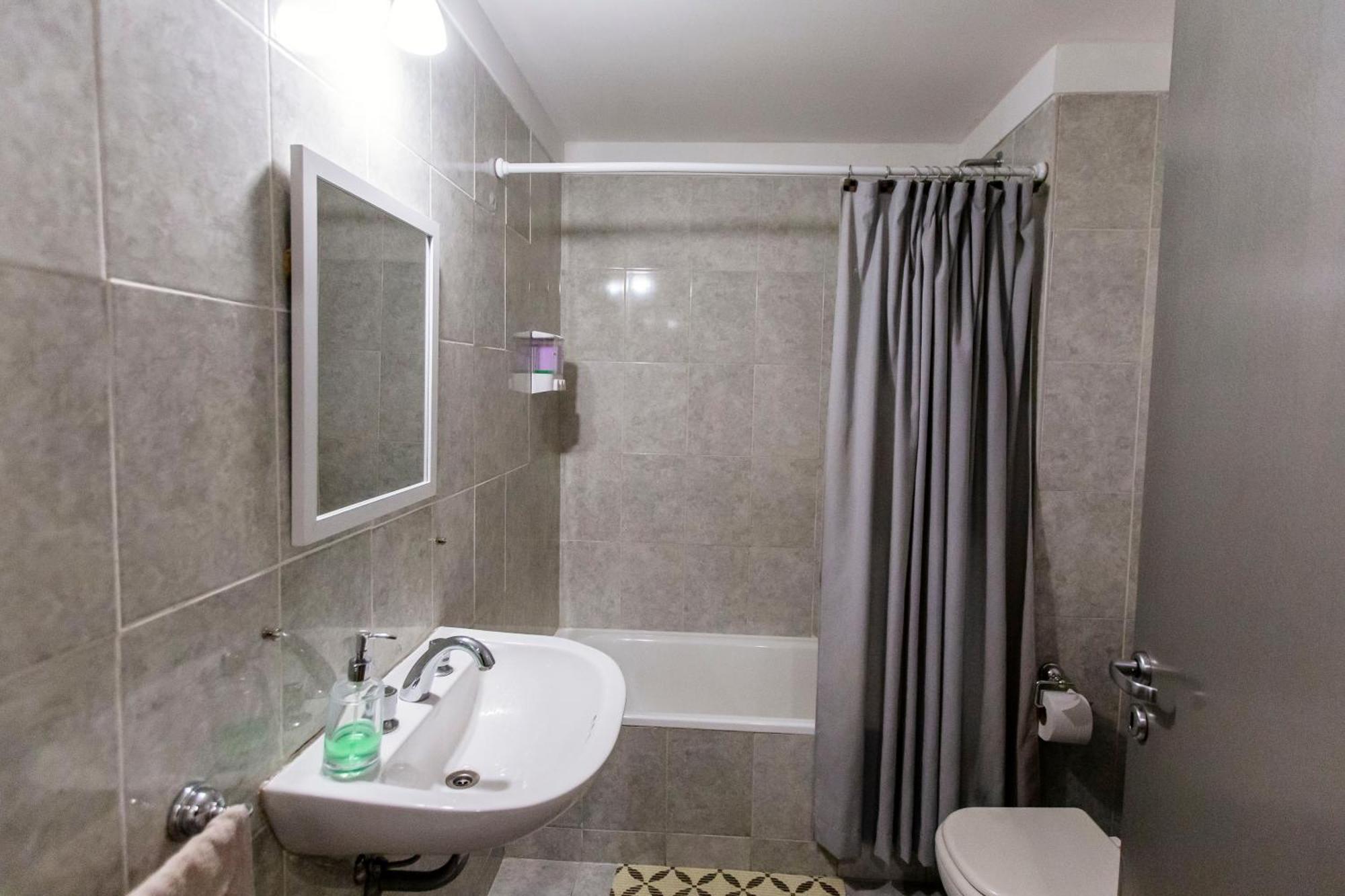 Excelente Ubicacion Y Conexiones! Zona Shopping Abasto Apartamento Buenos Aires