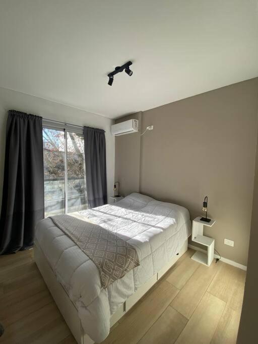 Apartamento Monoambiente Luminoso Y Moderno - A 4 Cuadras Del Movistar Arena
