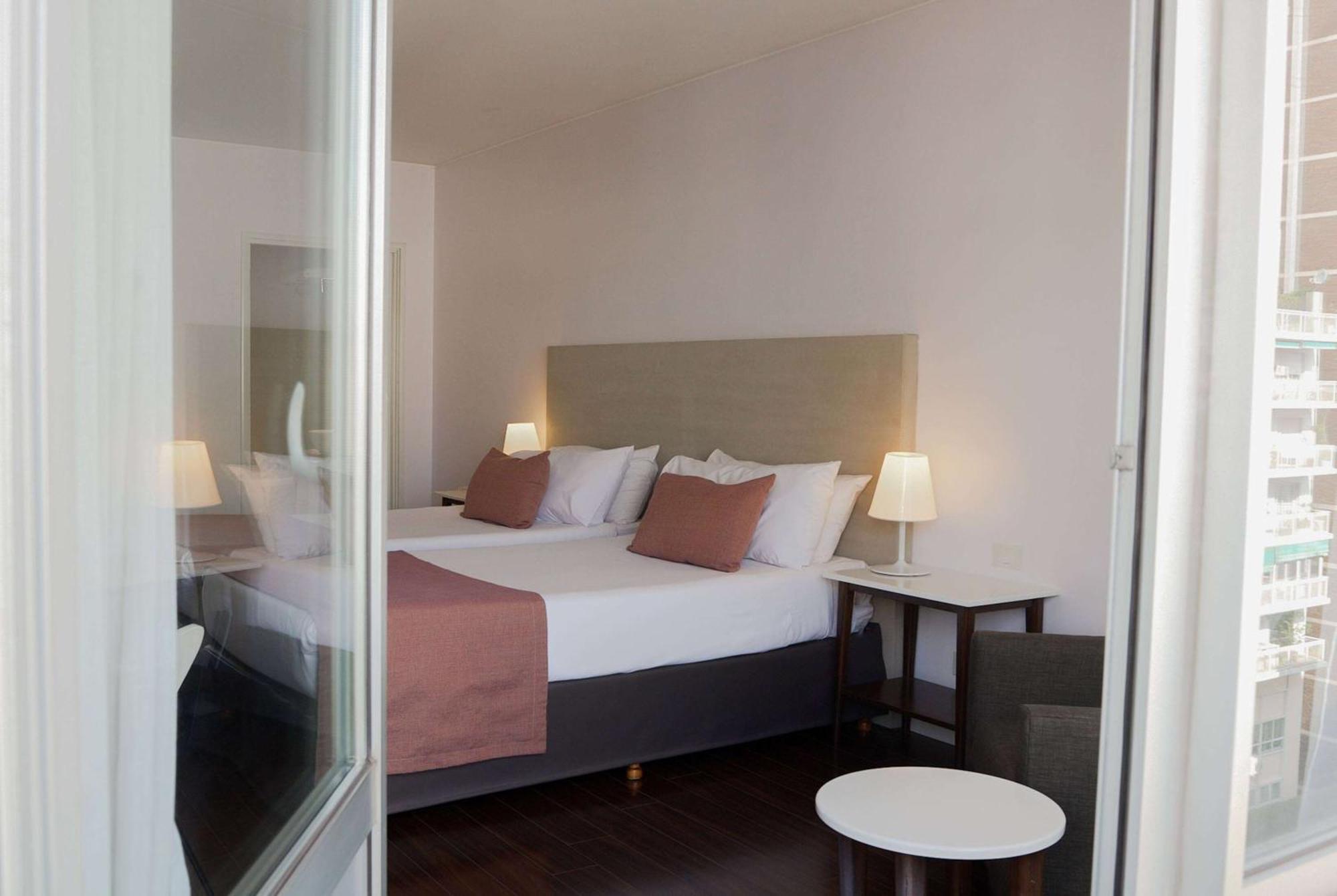 Dazzler By Wyndham Recoleta Hotel