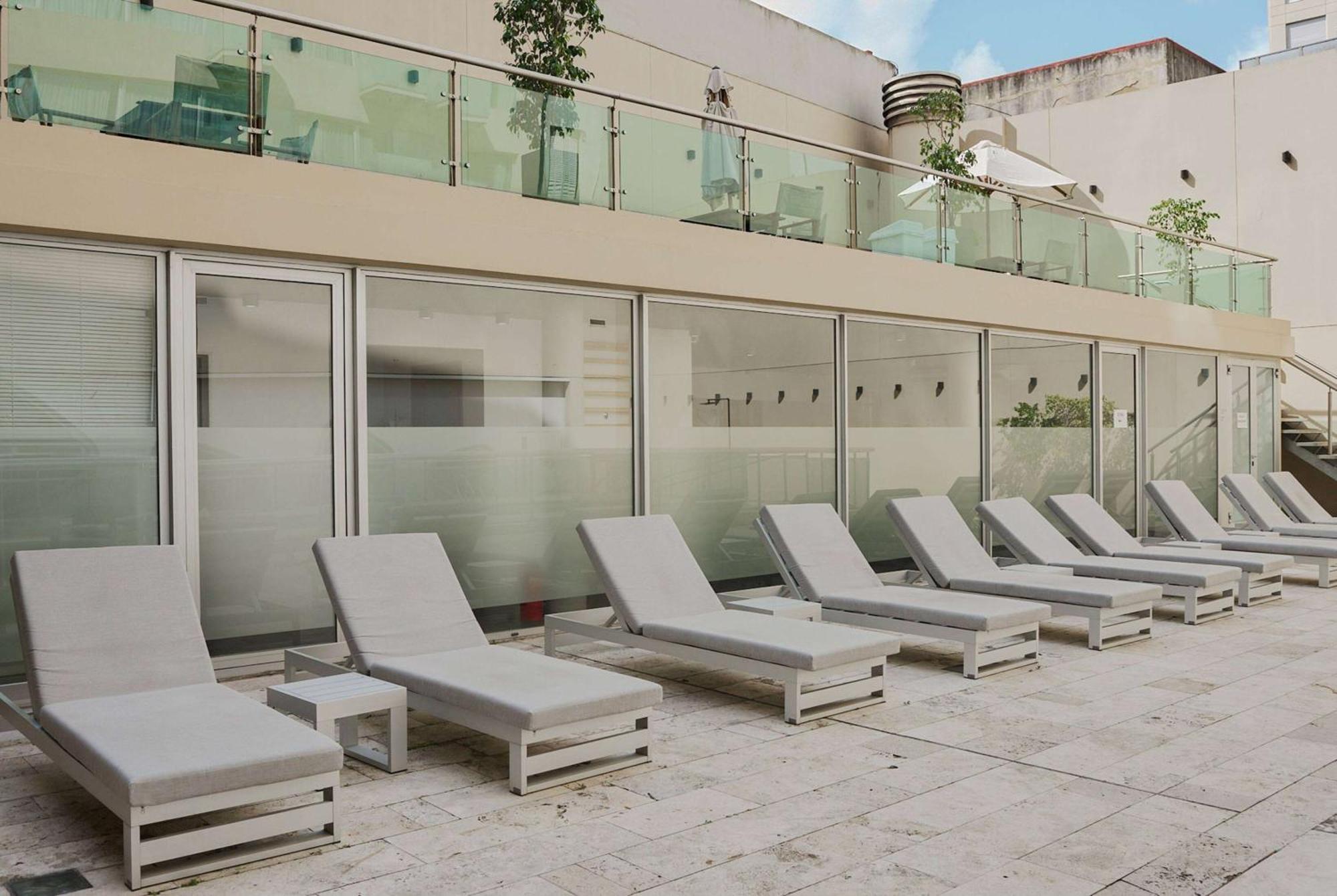 Dazzler By Wyndham Recoleta Hotel 4*