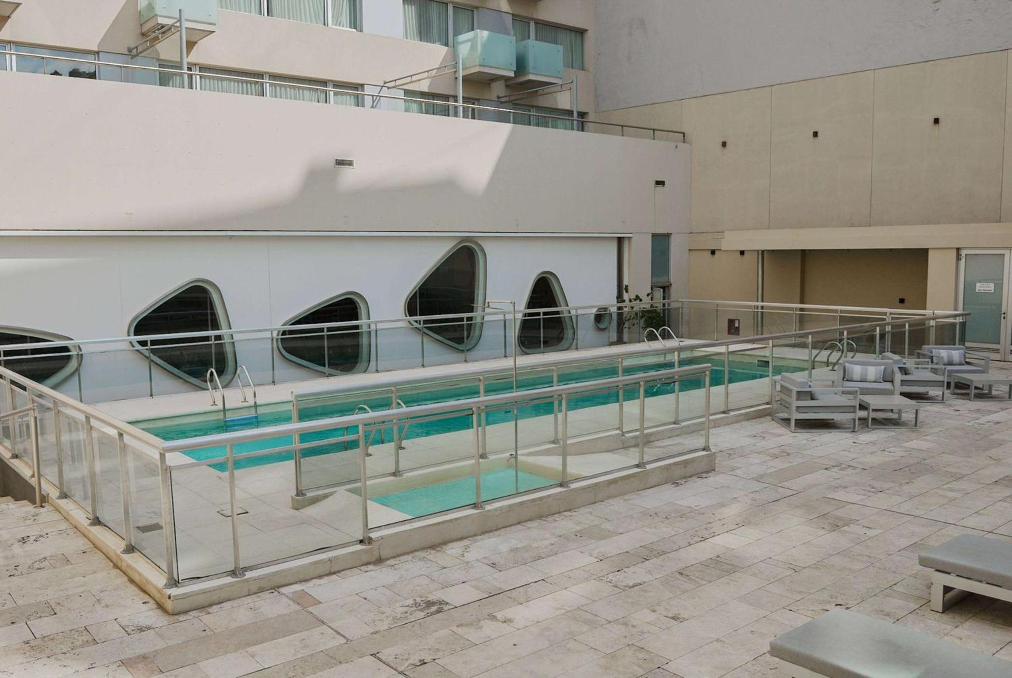 Dazzler By Wyndham Recoleta 4*