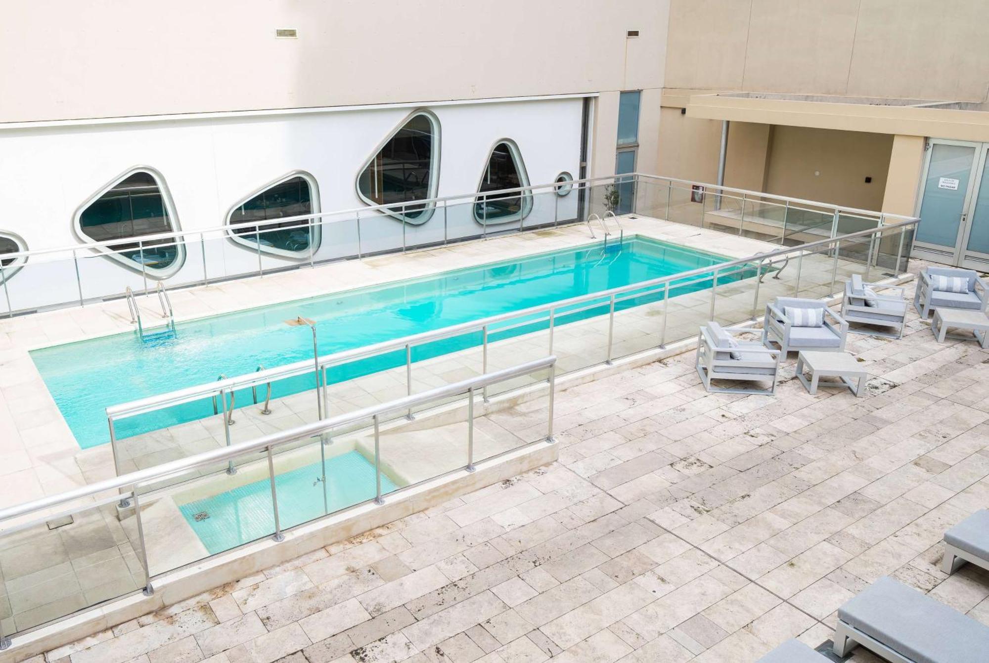 Hotel Dazzler By Wyndham Recoleta