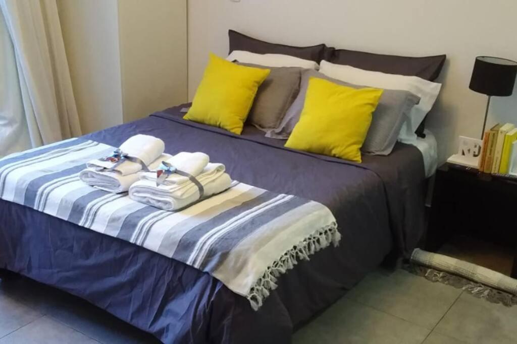 Hermoso Estudio Con Patio Privado *