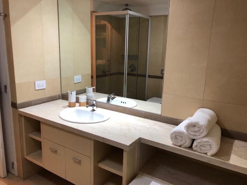 Luxury In Azucena Villaflor 400 Apartment
