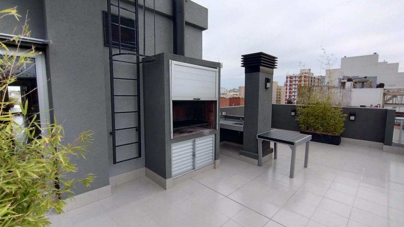 Elegante Y Moderno Departamento Con Terraza Apartamento