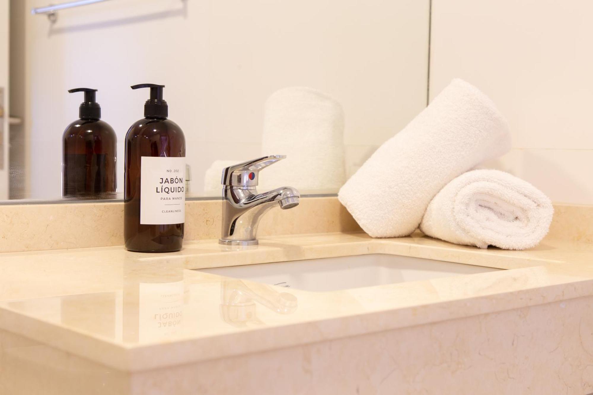 Almendro Lovely Deluxe Apartamento