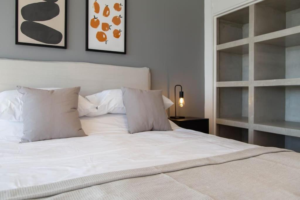 Lila Luminous Apartment