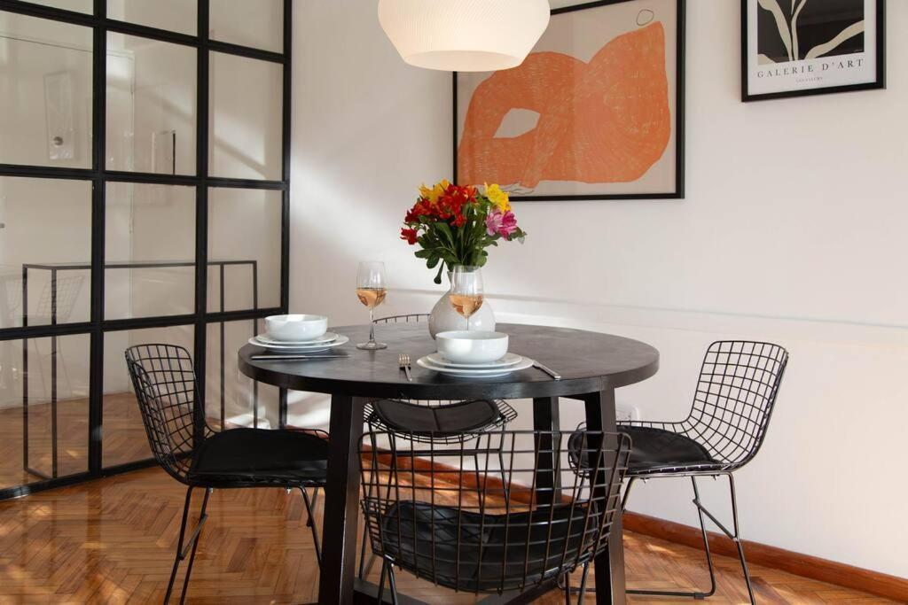 Lila Luminous Apartment