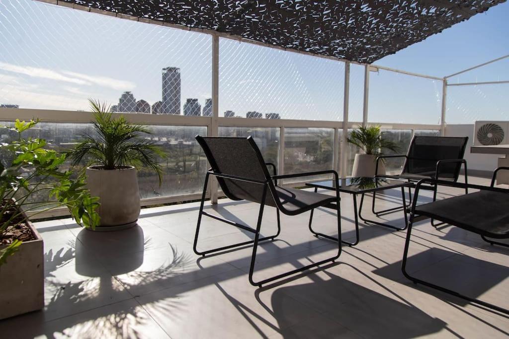 Lila Luminous Apartment