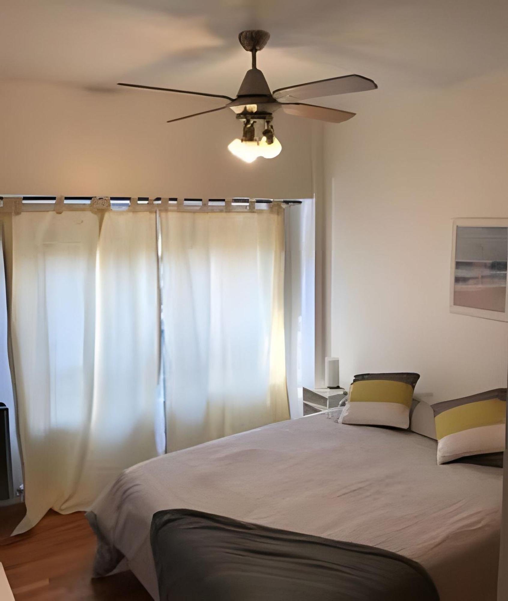 Italian Hospital Apartment: Cozy 4-person Buenos Aires