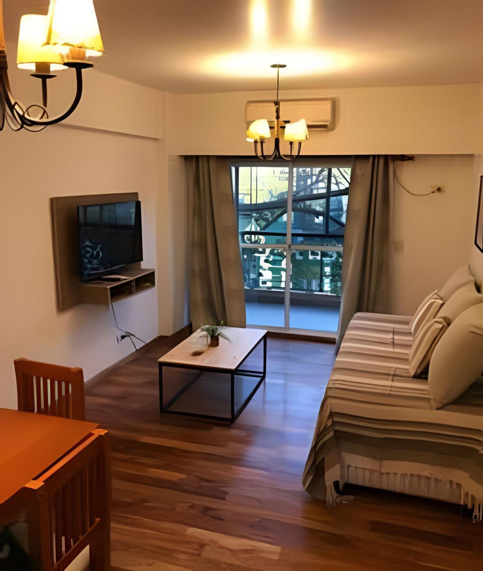 Italian Hospital Apartment: Cozy 4-person * Buenos Aires